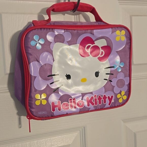 Hello kitty lunch box clean - Picture 3 of 5